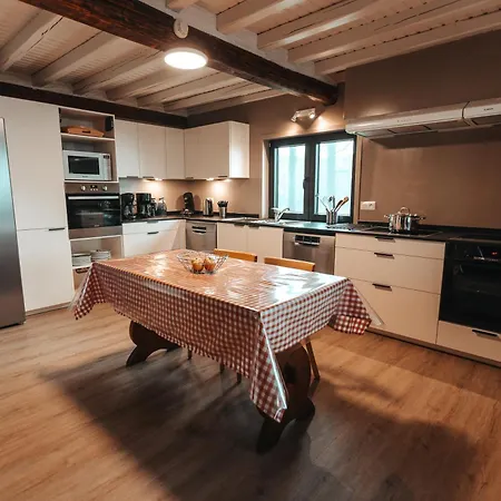 شاليه Le Grand Cerf 25 Pers, Malmedy- Rustique, Jardin مالميدي