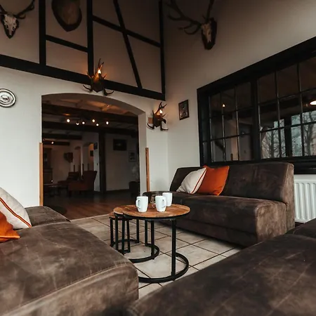 Le Grand Cerf 25 Pers, Malmedy- Rustique, Jardin Chalet